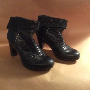 j-41 black leather ankle boots w zipper size 7.5
